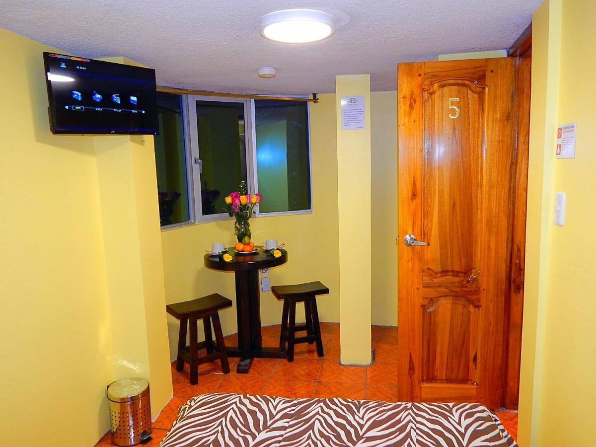Olympus Plaza Hotel Кито Екстериор снимка