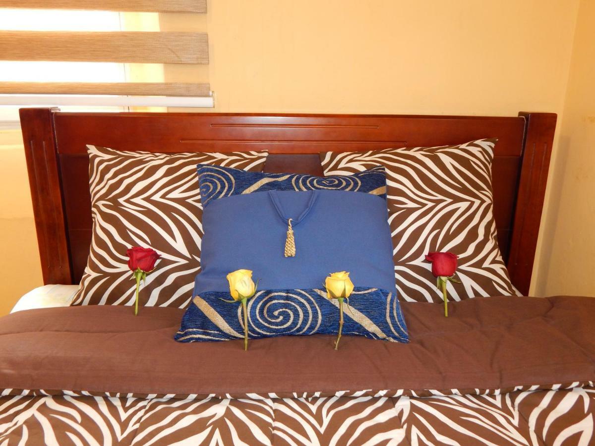 Olympus Plaza Hotel Кито Екстериор снимка