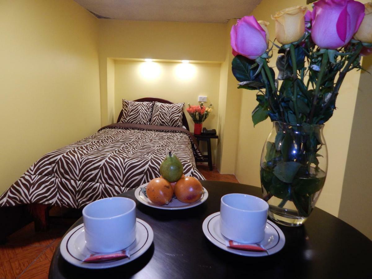 Olympus Plaza Hotel Кито Екстериор снимка